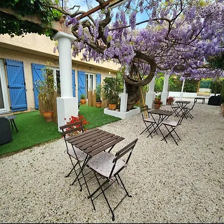 Chez Louis Bed and Breakfast Les Issambres