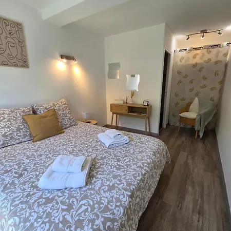 Chez Louis Bed and Breakfast