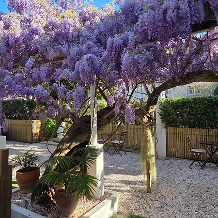 Chez Louis 3*