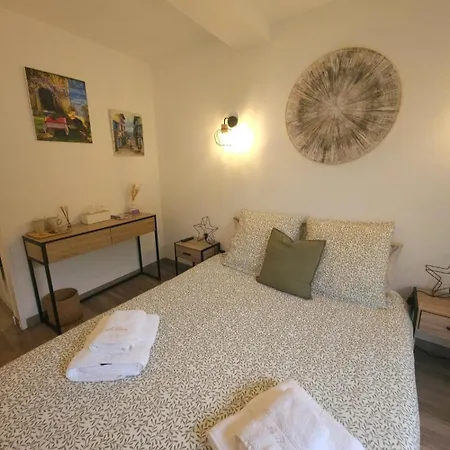 Chez Louis Hotell
