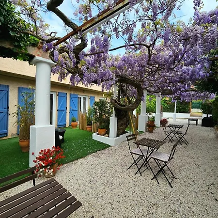 Chez Louis 3* לס איסאמברה