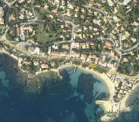 Chez Louis מלון 3*