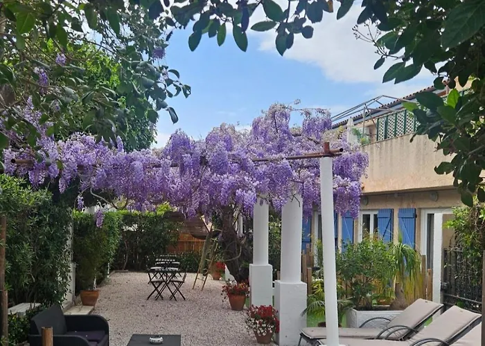 فندق Chez Louis